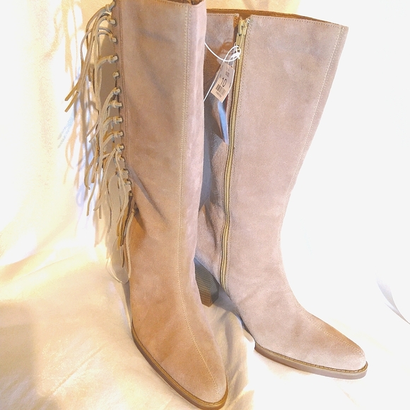 Expressions Shoes - Tan Suede Fringe Boots NWT 😍